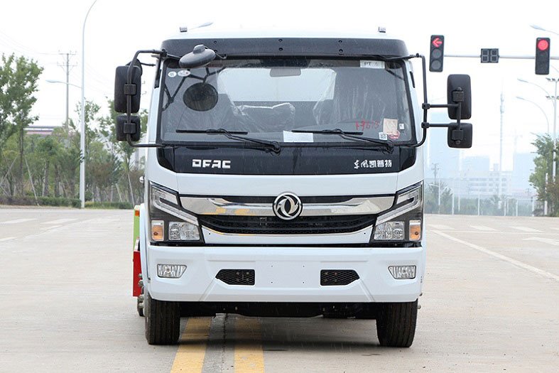 國六東風(fēng)多利卡9.2噸灑水車