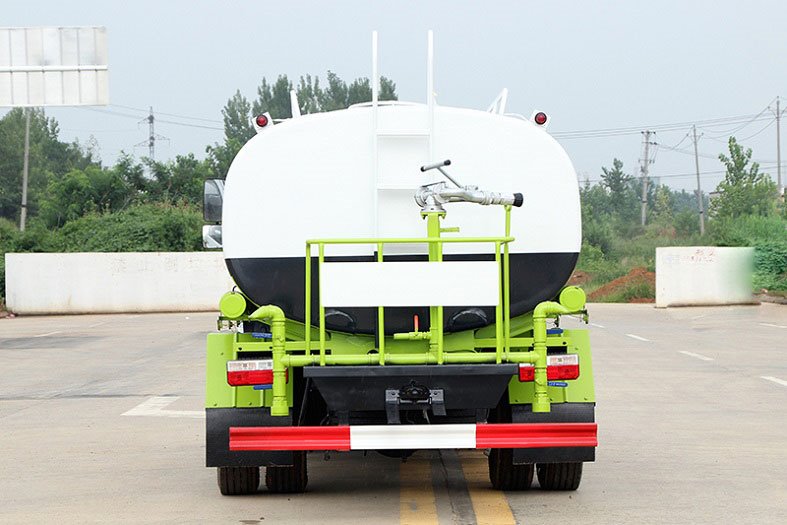國六東風(fēng)多利卡9.2噸灑水車