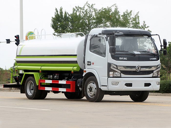 國六東風(fēng)多利卡9.2噸灑水車