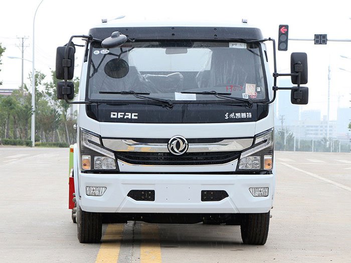 國六東風(fēng)多利卡9.2噸灑水車
