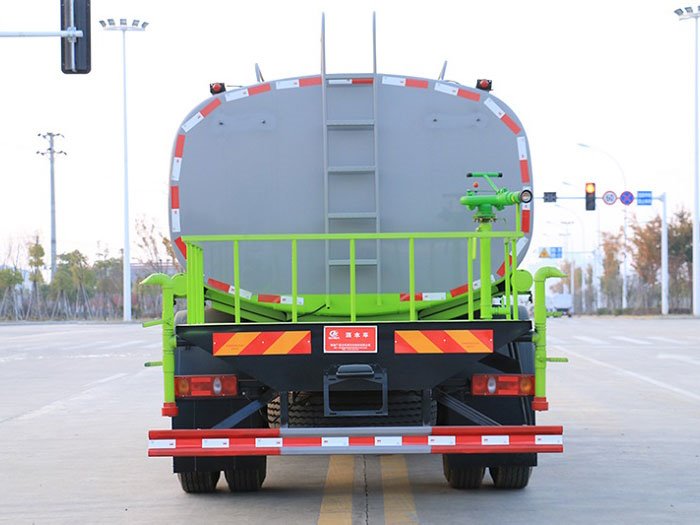 國(guó)六東風(fēng)D3L暢行12噸灑水車(chē)