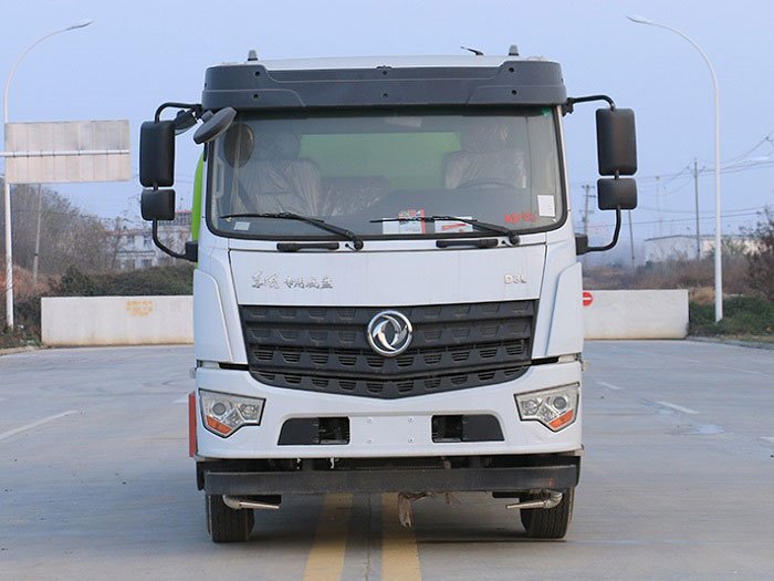國(guó)六東風(fēng)D3L暢行12噸灑水車(chē)