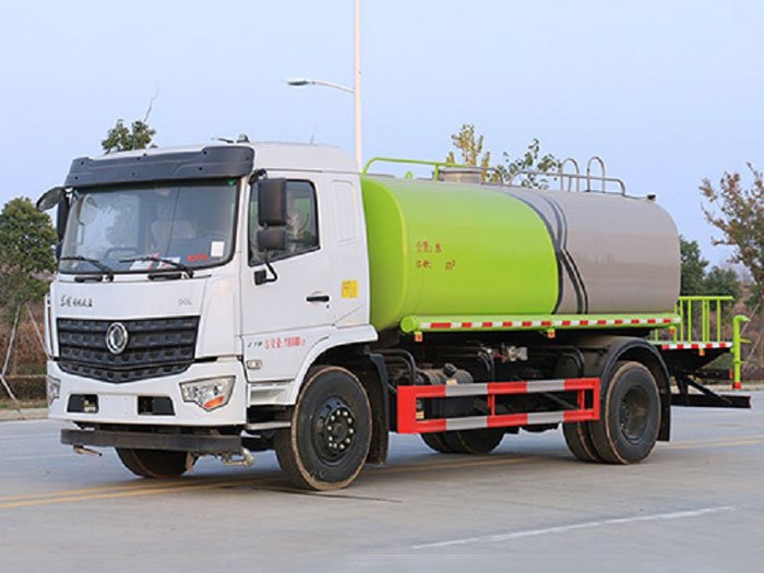 國(guó)六東風(fēng)D3L暢行12噸灑水車(chē)