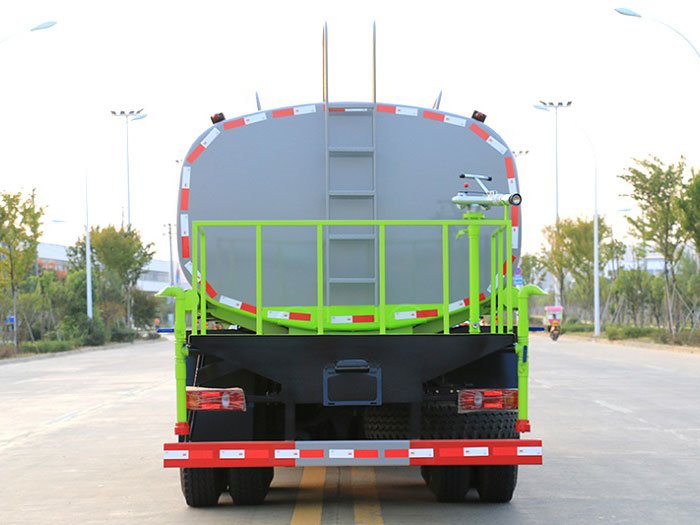 國六東風D3L后八輪20噸灑水車