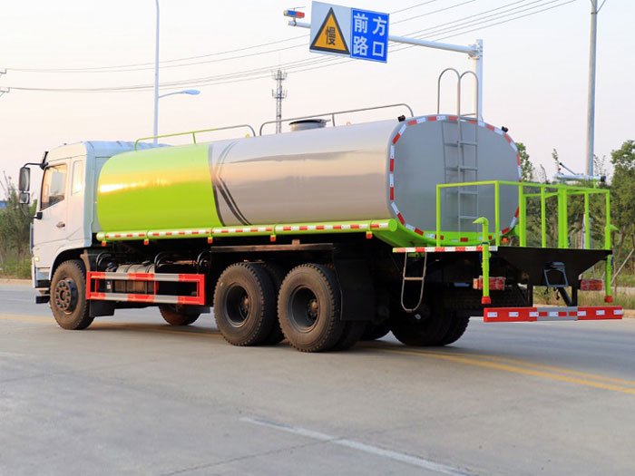 國六東風D3L后八輪20噸灑水車