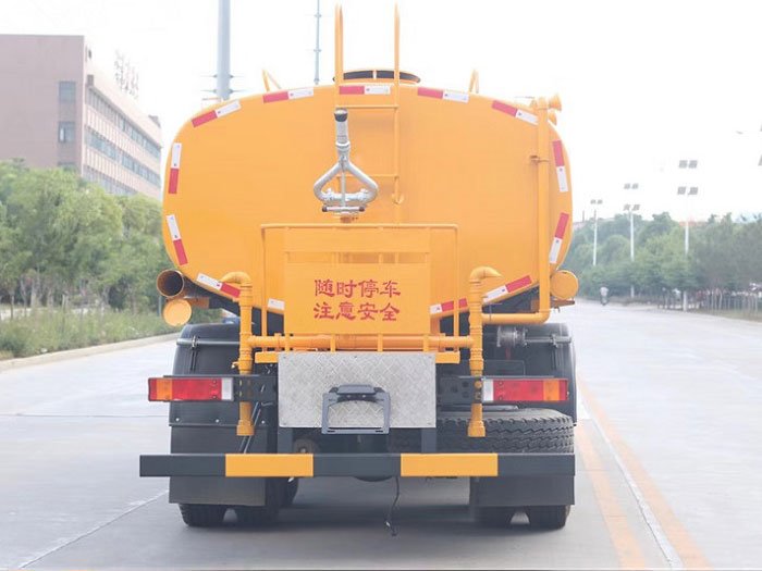 國六東風(fēng)天龍后八輪20噸灑水車