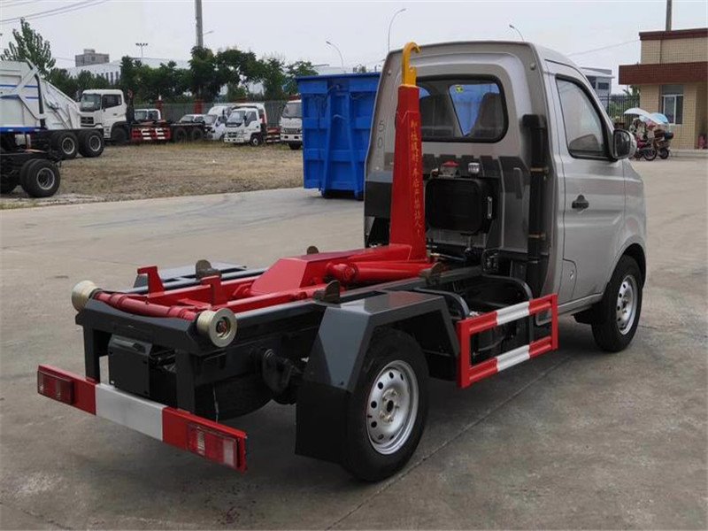 長安單排勾臂式垃圾車絕對白菜價
