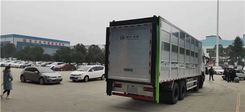 國(guó)六東風(fēng)天錦9.6米全鋁合金畜禽運(yùn)輸車