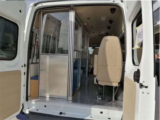 新世代V348長(zhǎng)軸中頂囚車