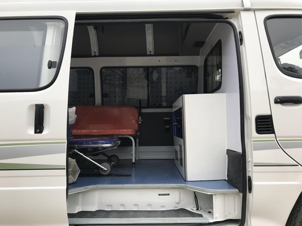 金杯小海獅轉(zhuǎn)運型救護車