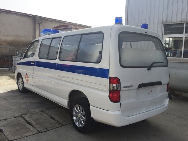 金杯閣瑞斯轉(zhuǎn)運(yùn)型救護(hù)車