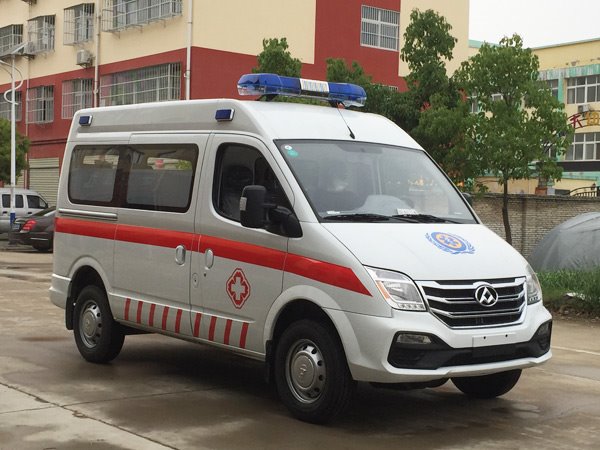 國六上汽大通V80短軸轉(zhuǎn)運(yùn)型救護(hù)車