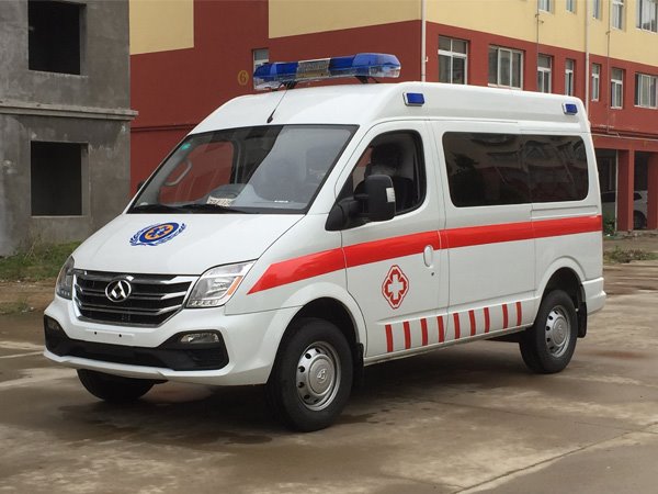 國六上汽大通V80短軸轉(zhuǎn)運(yùn)型救護(hù)車