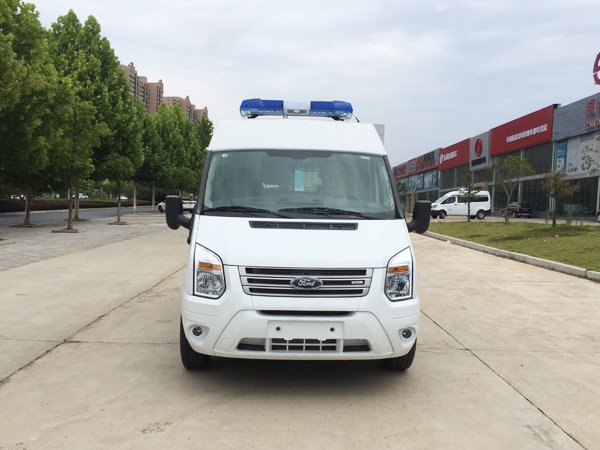福特新世代全順短軸轉(zhuǎn)運型救護車-普通警燈