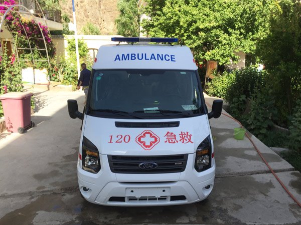 福特新世代全順短軸監(jiān)護型救護車-普通警燈