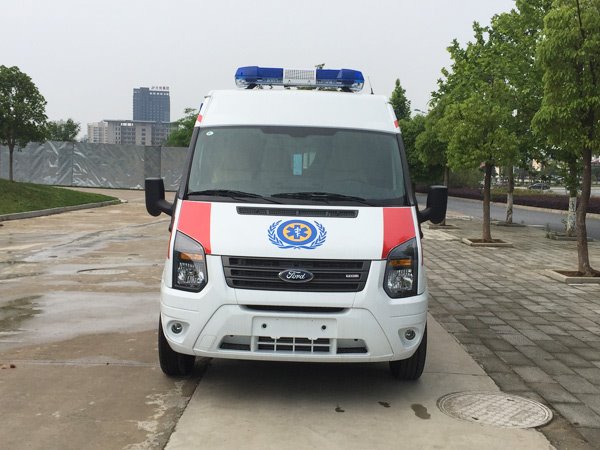 福特新世代全順長(zhǎng)軸監(jiān)護(hù)型救護(hù)車(chē)-普通警燈