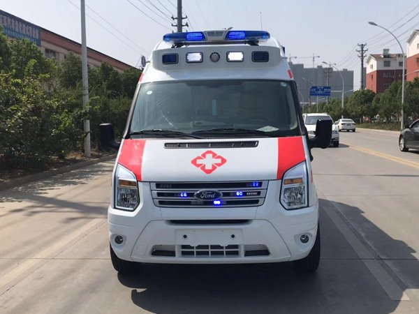 福特新世代全順長軸監(jiān)護(hù)型救護(hù)車-凸臺警燈