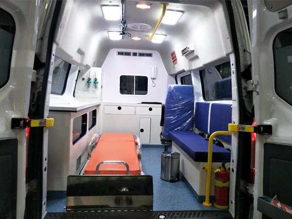 福特新全順V362中軸轉(zhuǎn)運(yùn)型救護(hù)車(chē)-普通警燈
