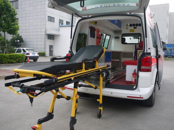 進(jìn)口大眾凱路威監(jiān)護(hù)型救護(hù)車