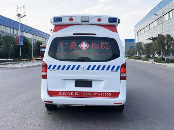 國(guó)六奔馳威霆監(jiān)護(hù)型救護(hù)車