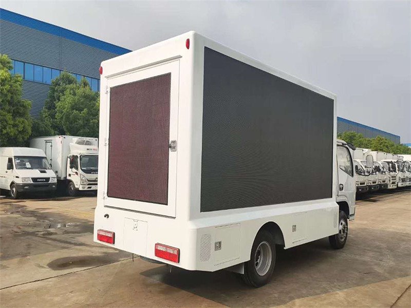 東風(fēng)福瑞卡廣告車意想不到的宣傳效果
