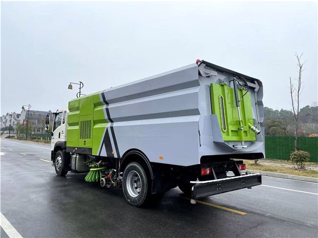 國六重汽豪沃16方洗掃車-9方水7方塵
