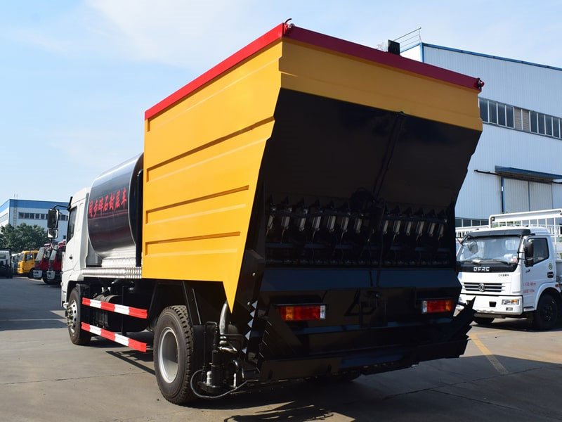 單橋同步碎石封層車