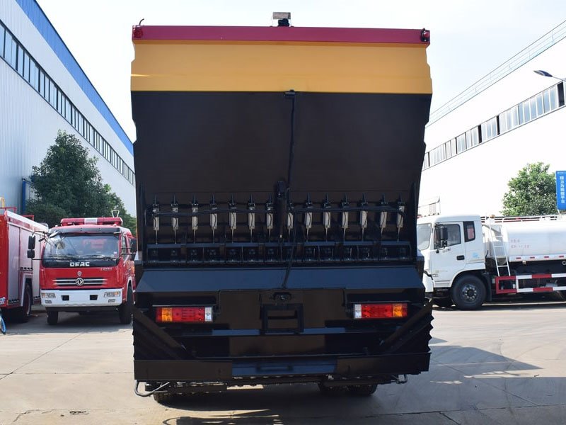 單橋同步碎石封層車