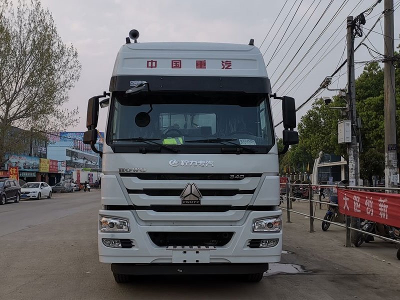 重汽前四后八同步碎石封層車-四橋同步碎石封層車