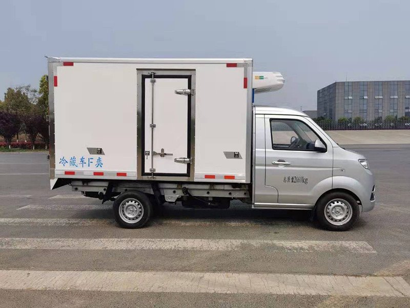 金杯T30汽油冷藏車