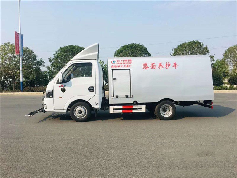 國(guó)六東風(fēng)途逸路面養(yǎng)護(hù)車(chē)-小巧型