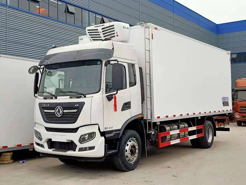 國(guó)六東風(fēng)天錦KR冷藏車_高頂后雙臥