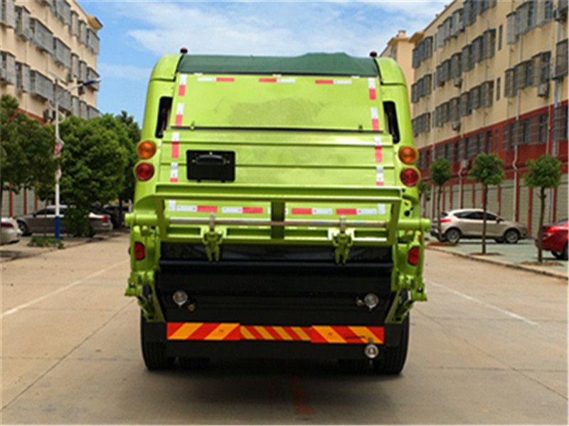 環(huán)衛(wèi)車為什么要買壓縮式垃圾車