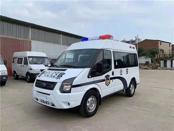 國(guó)六福特新世代V348長(zhǎng)軸中頂囚車(chē)-生產(chǎn)廠(chǎng)家