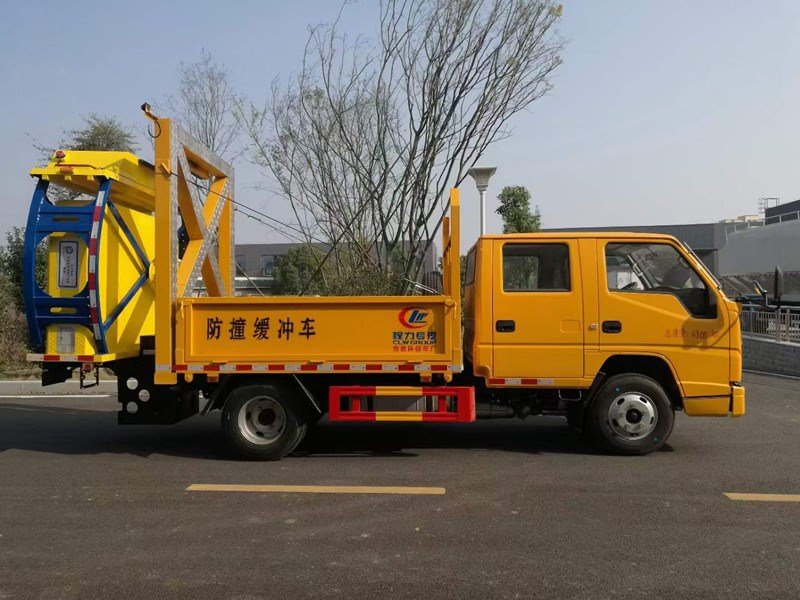 防撞緩沖車新產(chǎn)品上市-救命車