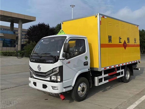國六新款東風(fēng)多利卡4.2米D6易燃?xì)怏w廂式運(yùn)輸車