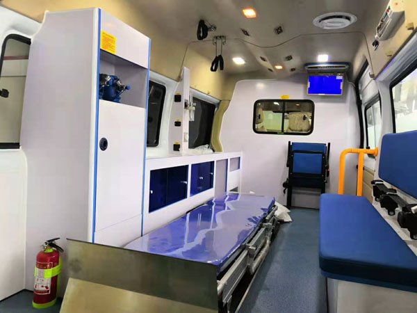 國六江鈴福特v348長軸中頂運(yùn)輸型救護(hù)車