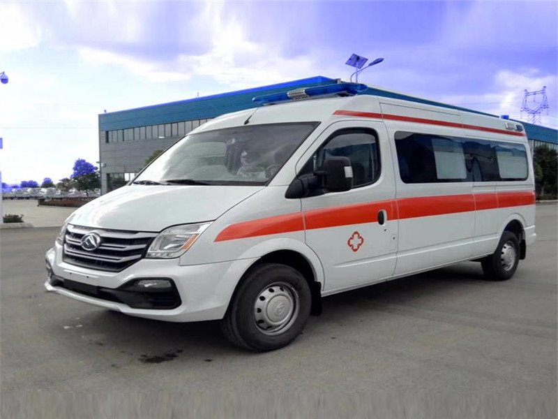 程力生產(chǎn)大通V80救護(hù)車為生命保駕護(hù)航