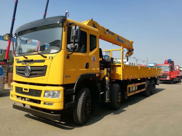 國六東風(fēng)T5前四后八6-20噸隨車吊