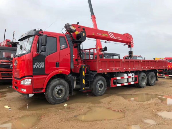 國六解放J6前四后八6-20噸隨車吊
