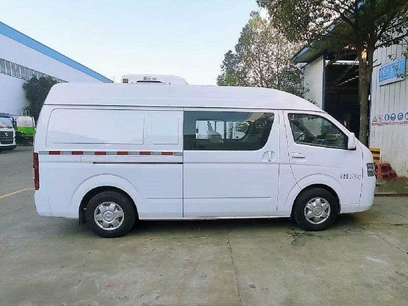 國(guó)六福田G7雙排座面包冷藏車
