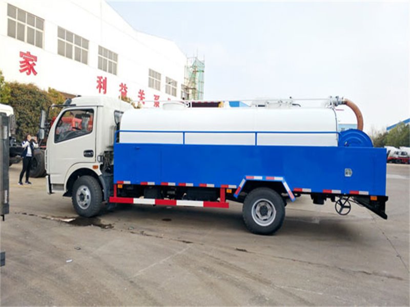 吸糞車(chē)自動(dòng)流出口的挑選方式