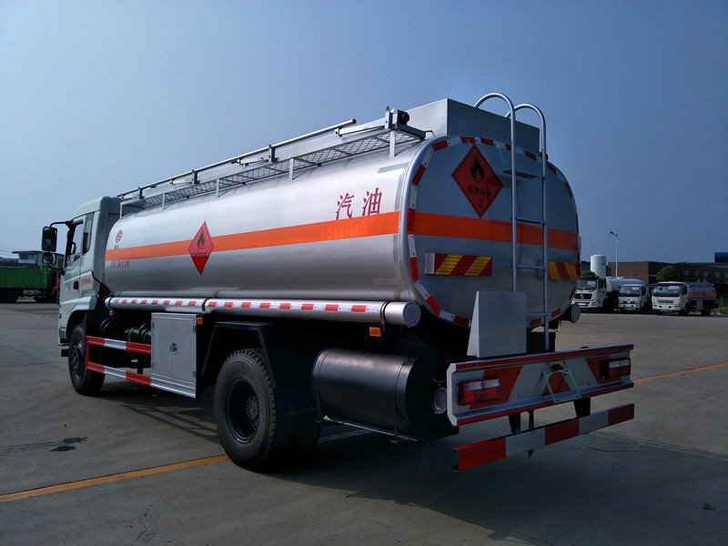 東風(fēng)油罐車常見故障解決辦法