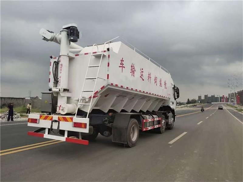 買散裝飼料運(yùn)輸車賺錢嗎