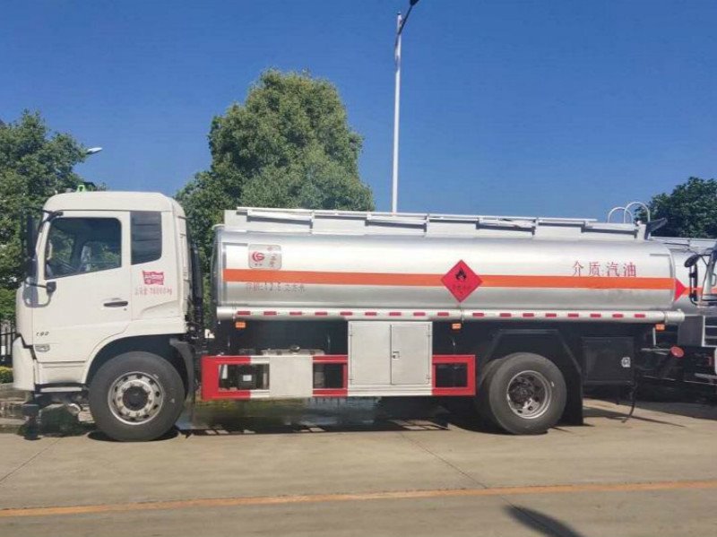 12噸東風天錦鋁合金油罐車專業(yè)生產(chǎn)廠家直銷