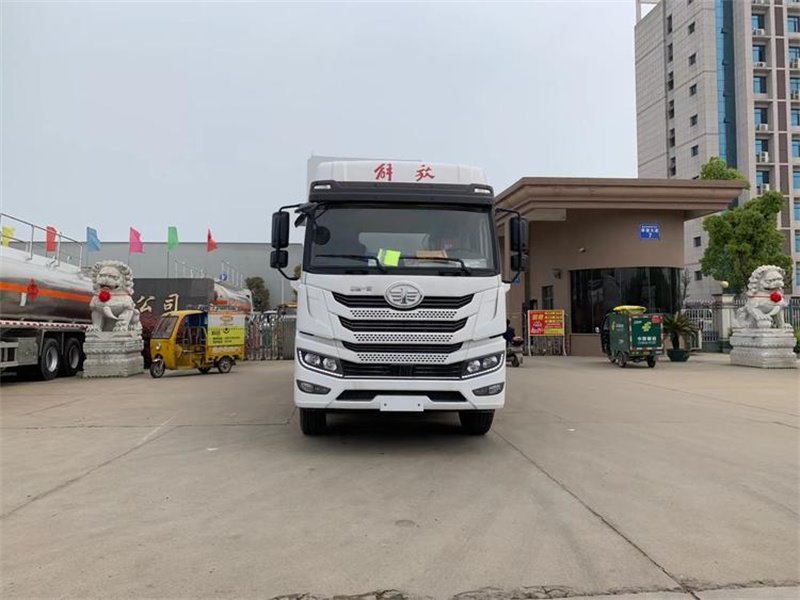 解放悍V前四后六散稱飼料運(yùn)輸車現(xiàn)車出售