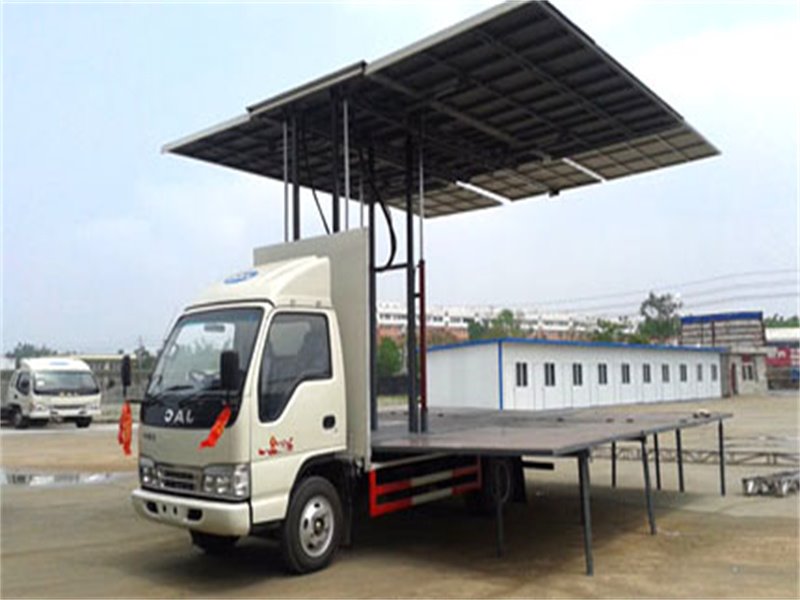 購買舞臺(tái)車自帶底盤可以改裝嗎