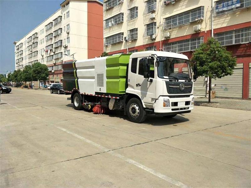 東風(fēng)天錦國六道路洗掃車發(fā)車湖南