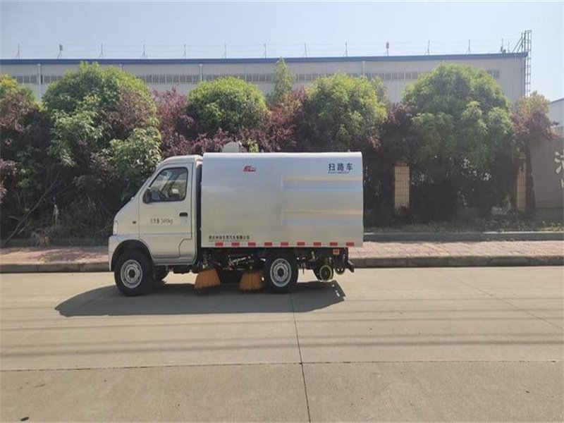 國(guó)六掃路車東風(fēng)小霸王廠家報(bào)價(jià)