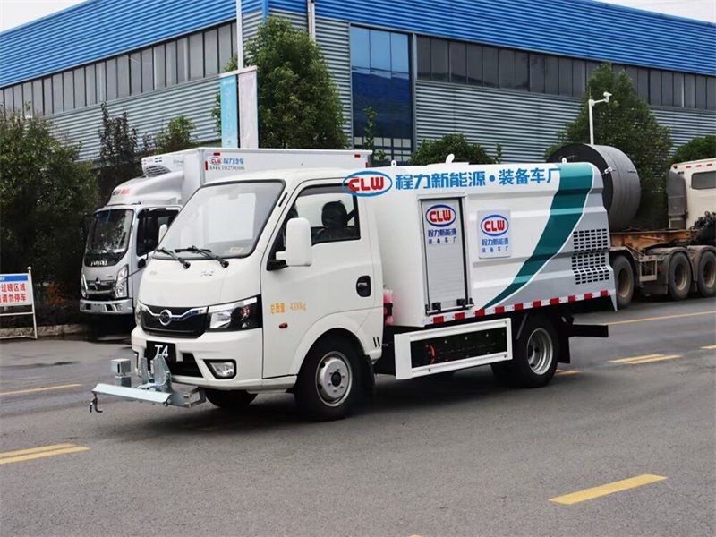 路面養(yǎng)護車電動版哪里有